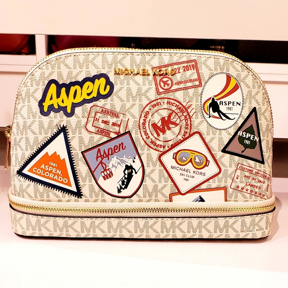 MICHAEL KORS ASPEN LG MULTI FUNCTION TRAVEL POUCH